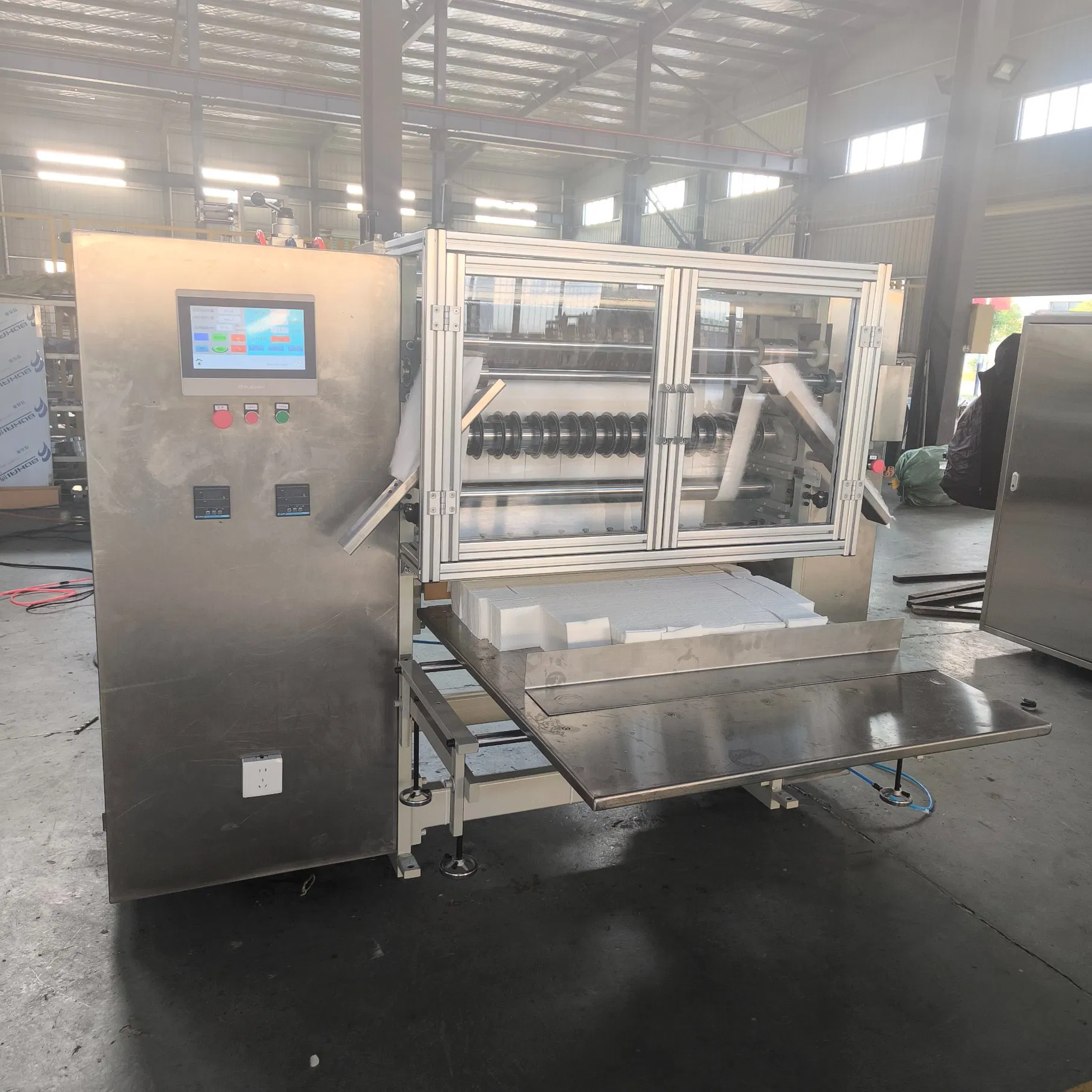 Disposable Cotton Non-Woven Fabric Gauze Sponge Pad Medical Absorbent Sponge Cotton Pads Cutting Making Machine