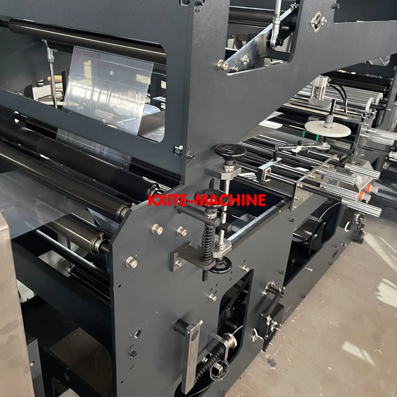 Medical Heat Sealing Sterilization Pouch for Packaging Medical Products Mask Surgical Gown Package Pouch Making Machine