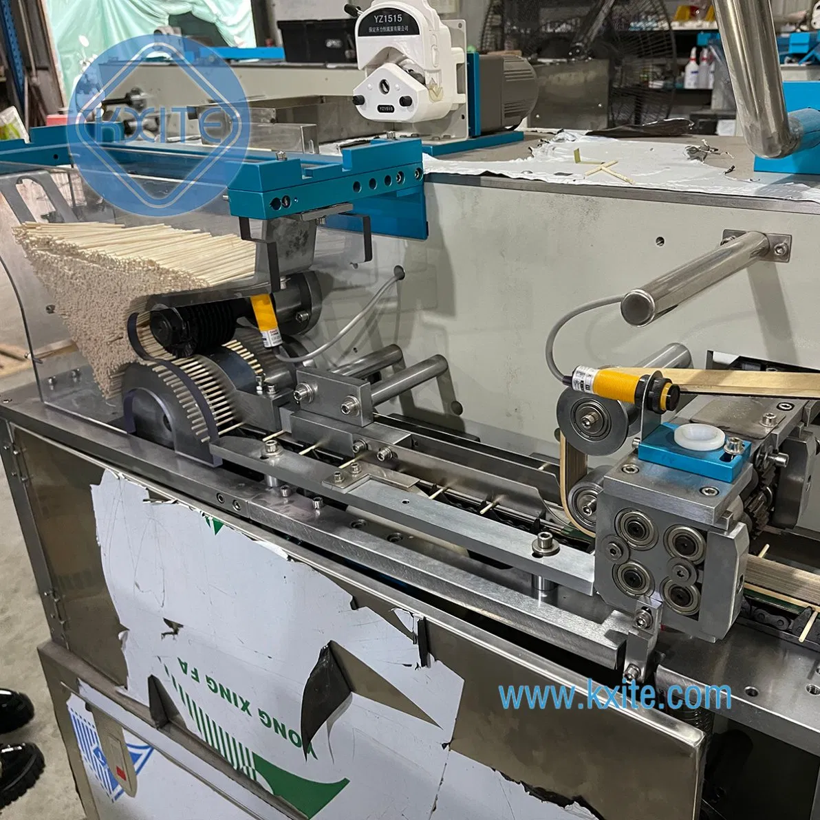 Automatic Alcohol Swab Packing Machine Medical Cotton Swab Packing Machine Medical Cotton Swab Making Machine Cotton Swab Packing Machine