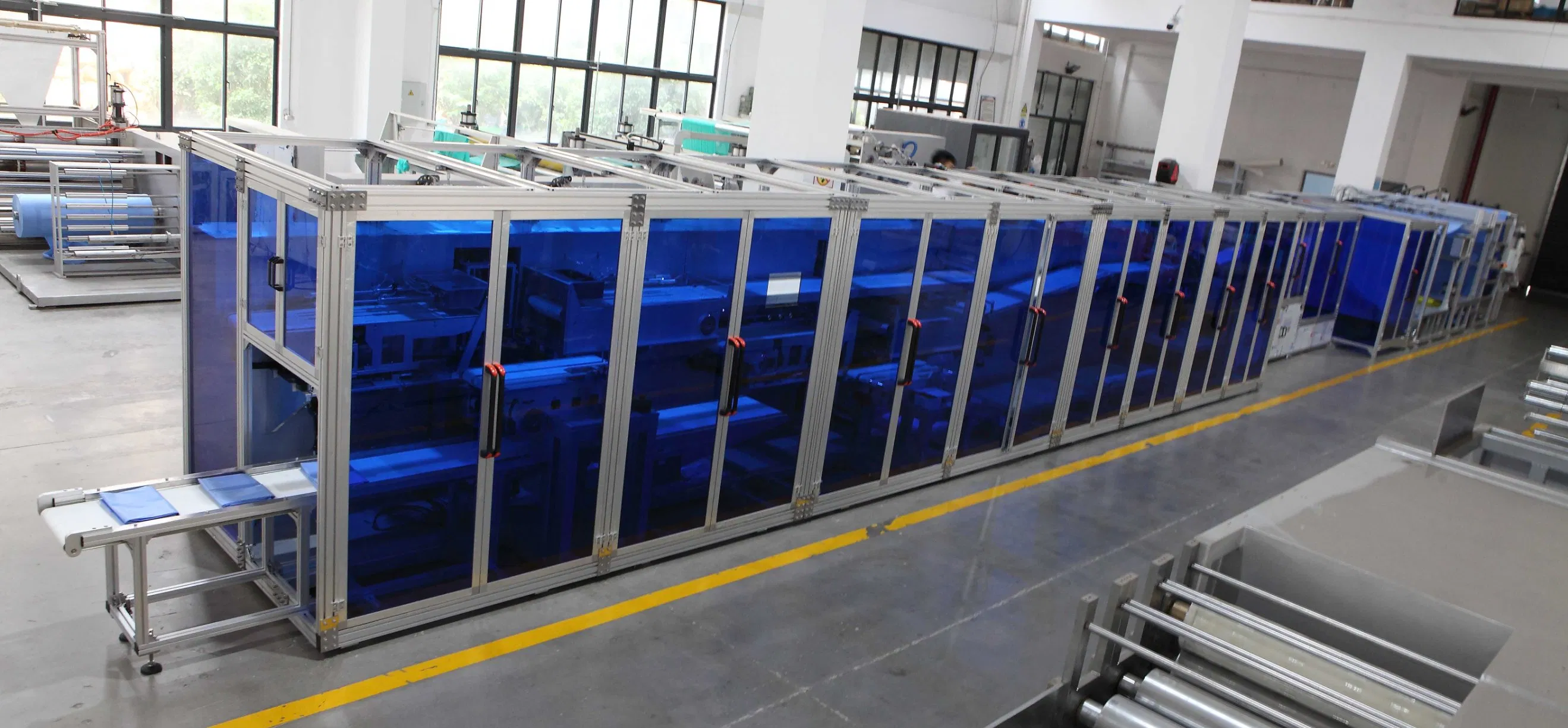 Medical Nonwoven Adhesive Tape Drape Making and Folding Machine with Superior Adhesion and Durability