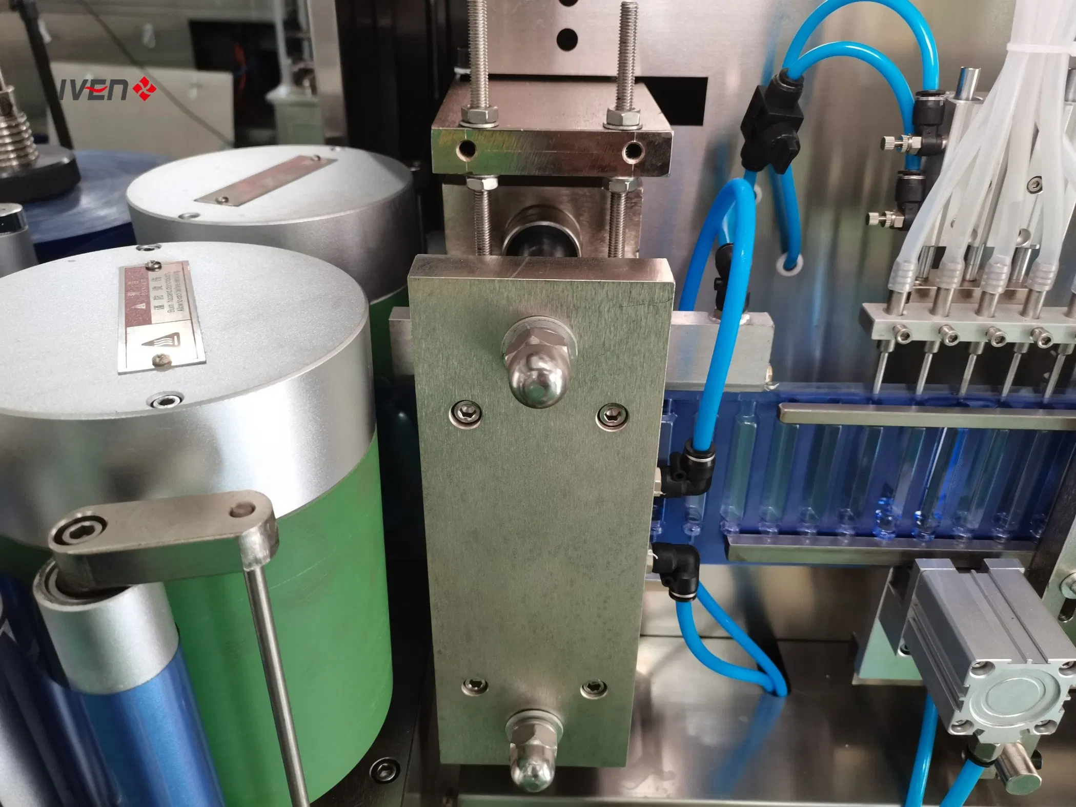 Antibiotic Filling and Sealing Machinery/Blow-Fill-Seal Medical Product Packaging Equipment with High Speed