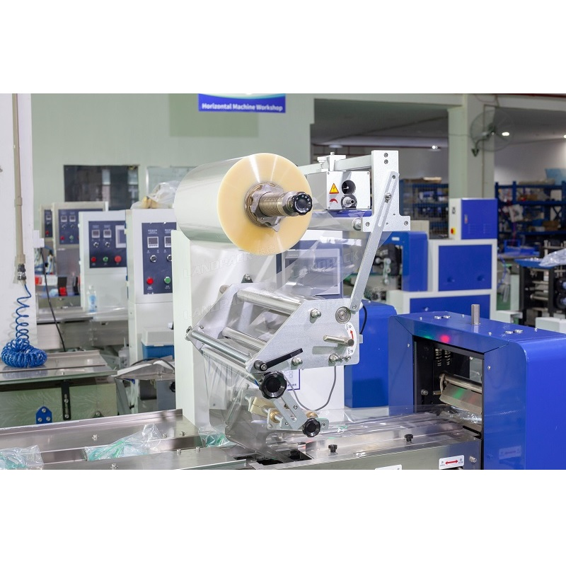 Landpack Lp-450b Sanitary Plastic Cutlery with Napkin Infusion Set Packing Machine