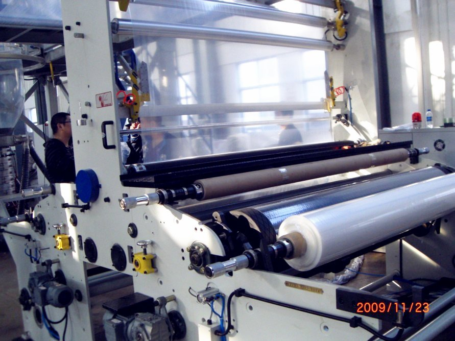 High-End Product Three Layers Co-Extrusion Non-Woven Fabrics Agricultural Stable Film Blowing Machine