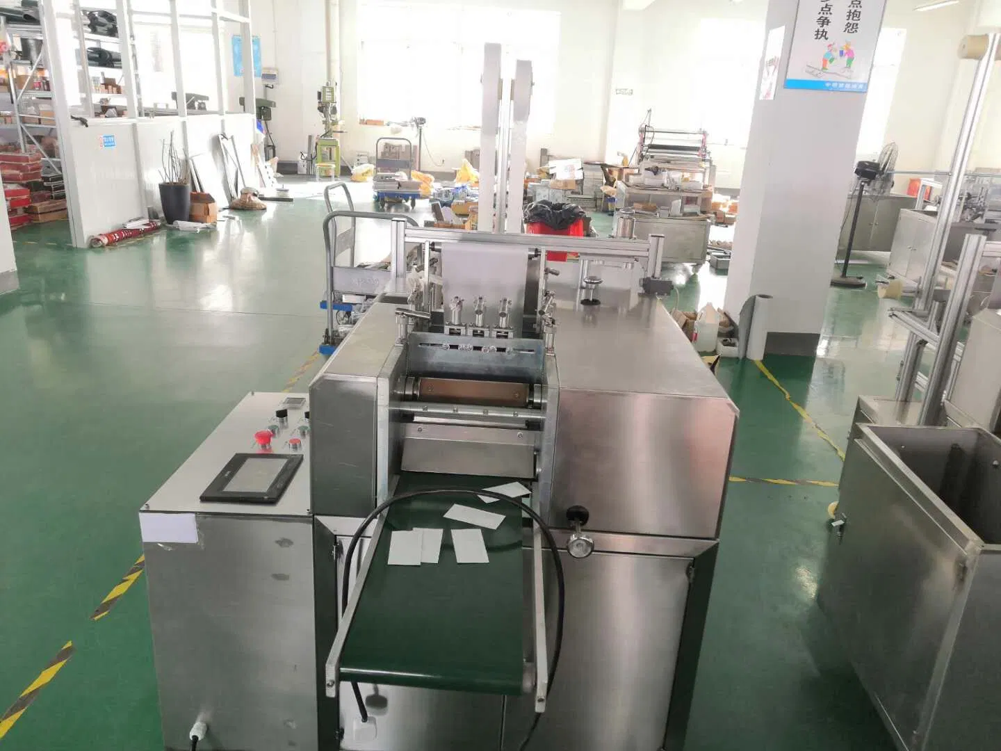 Automatic Alcohol Swabs Wipes Pads Tissue Packaging Machine Price with CE Certificate