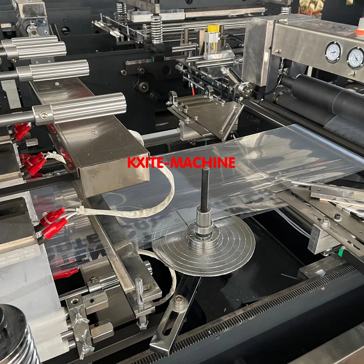 Medical Heat Sealing Sterilization Pouch for Packaging Medical Products Mask Surgical Gown Package Pouch Making Machine