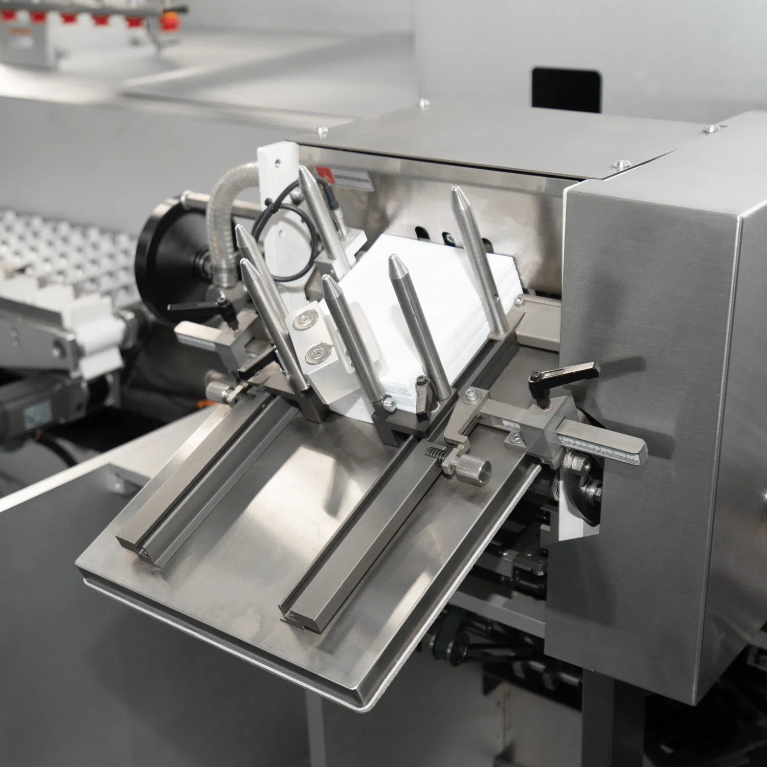 Automatic Plastic Tray Thermoforming Packaging Machine for Medical Products