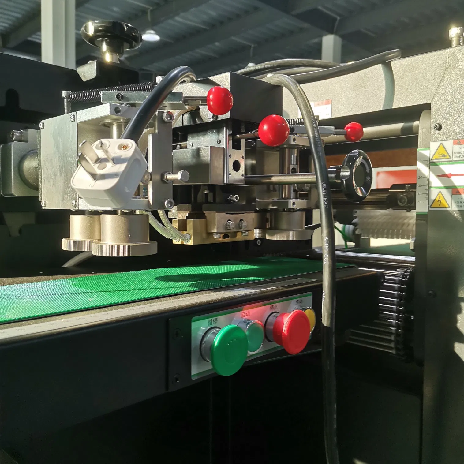 Wholesale Pillow Type Horizontal Flow Bag Wrapping Sachet Packing Machine for Tape Soap Candy Medical Tea Food Chocolate Pouch Packaging