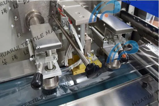 High Speed Full Automatic Medical Non-Woven Cotton/Gauze Bandage Roll Surgical Face Mask Latex Glove Horizontal Packing Machine