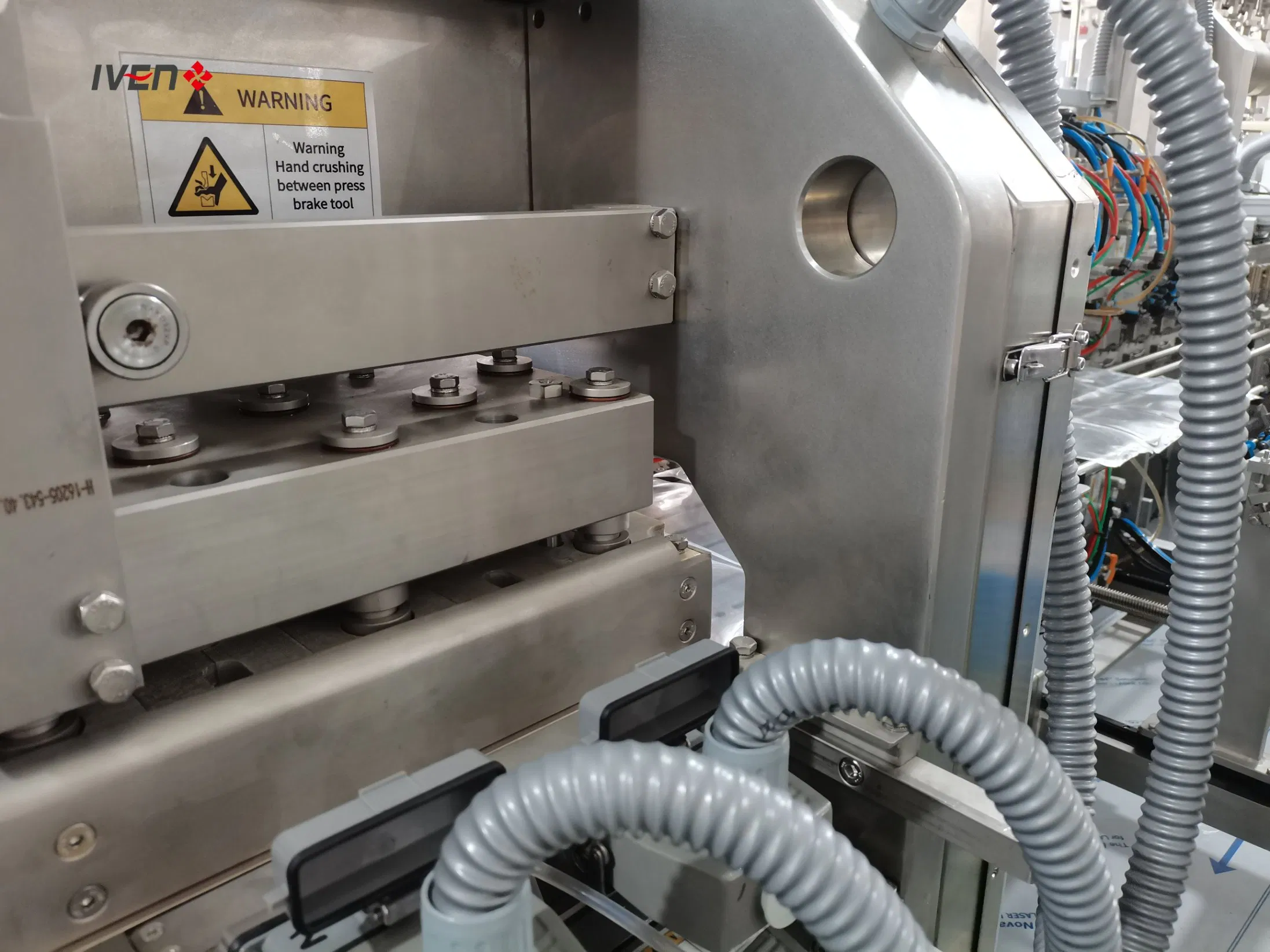 IV Fluid Automated Formulation and Sealing Line/Automatic Sterile IV Pouch Production Line