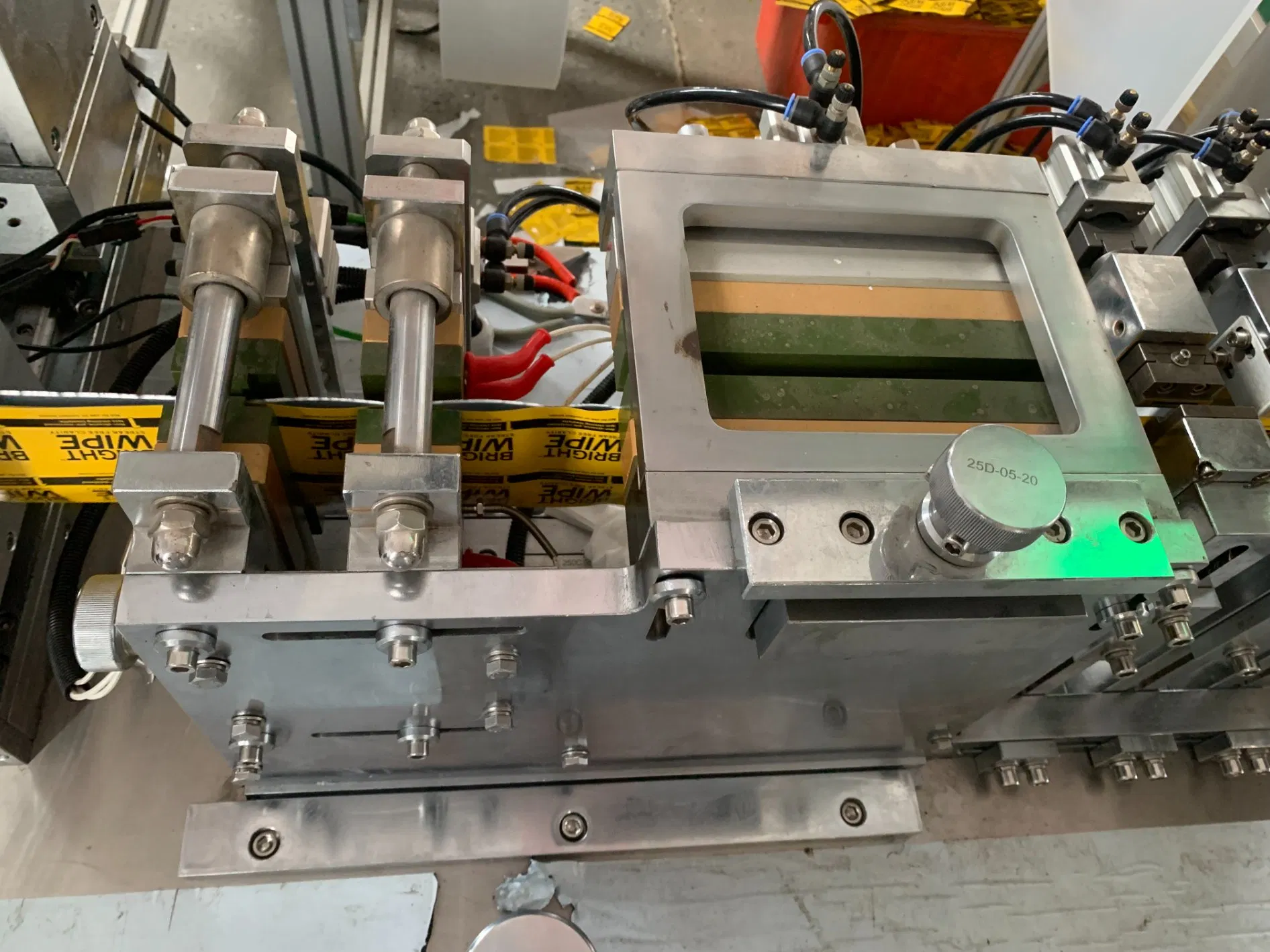 Disposable Wet Wipes Alcohol Pads Cotton Swab Packing Machine