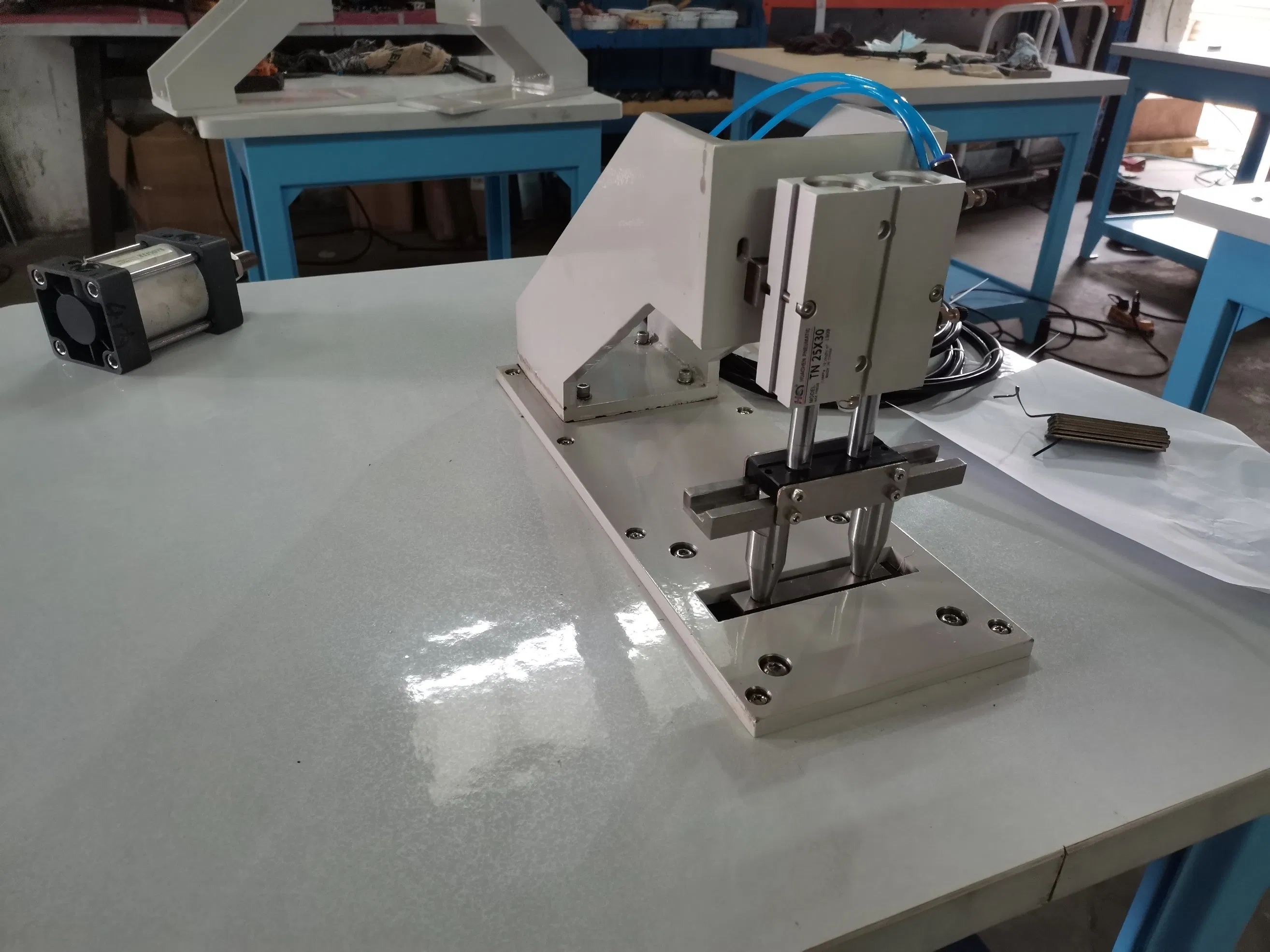 Ultrasonic Fabric Welding Machine Spot Machinery for Medical Gauze Mask Ear Loop Making Machine
