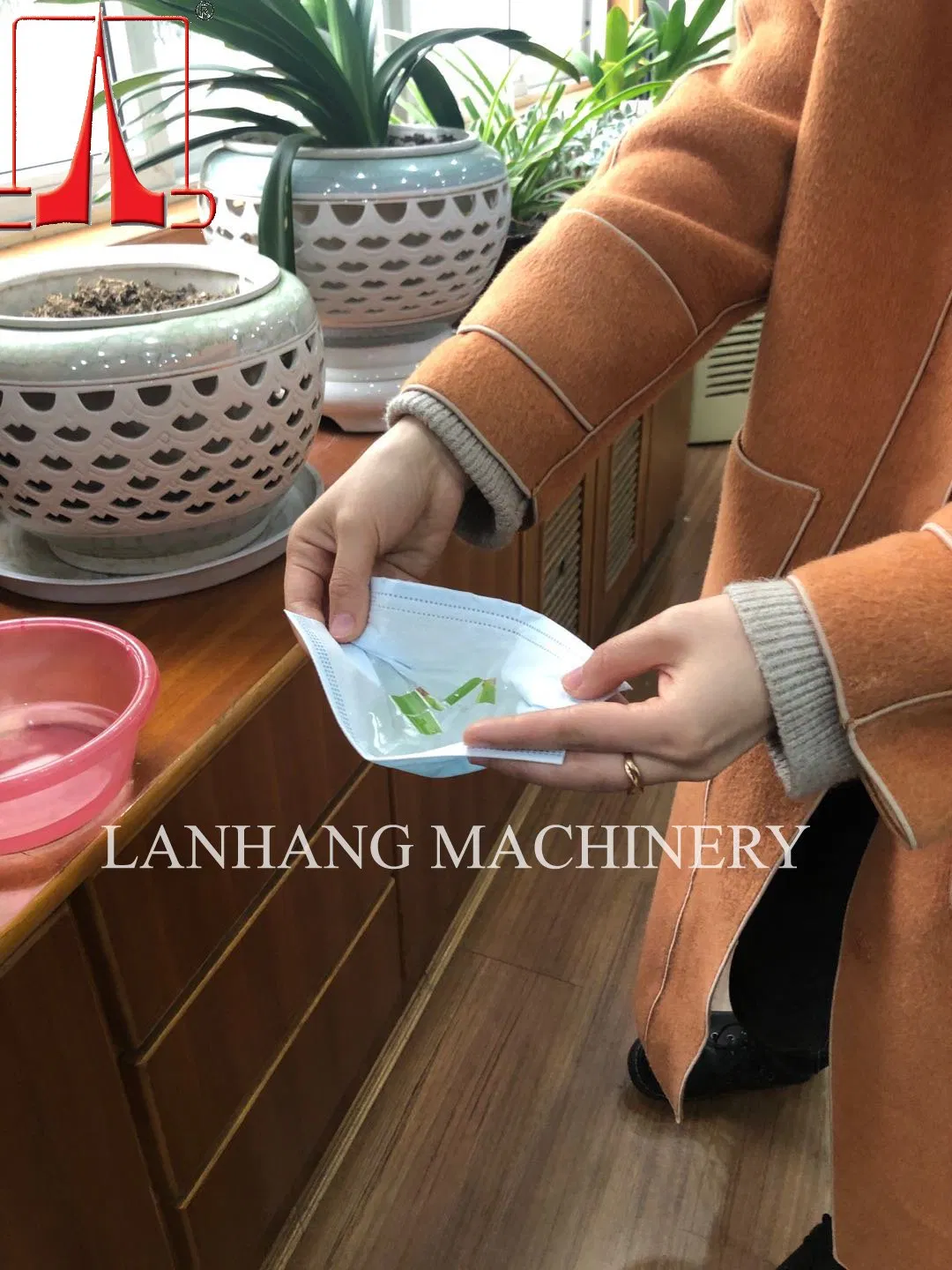 Surgical Face Mask Machine with One Set Tows Two Production Lines