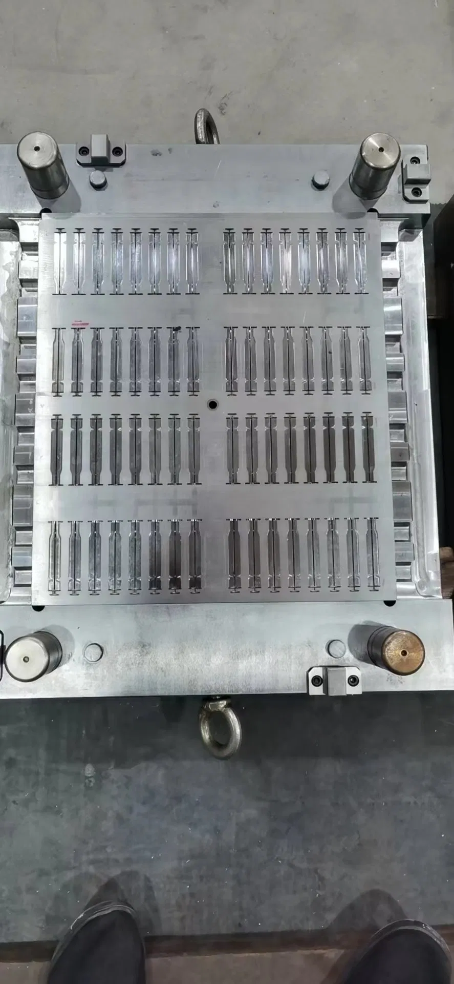 Syringe IV Infusion Sets Sample Tube Injection Molding Making Machine