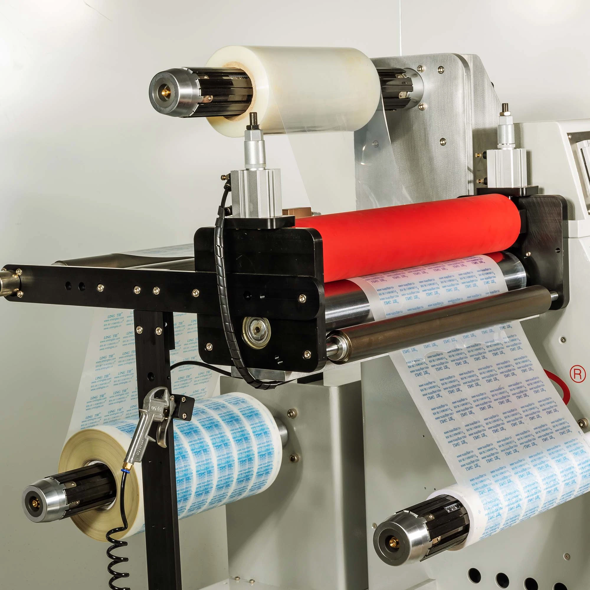 Paper Plastic Film Nonwoven Fabric Medical Gauze Automatic Roll to Roll Edge Control Rewinding Machine