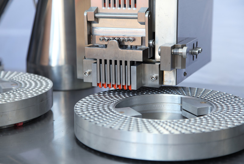 Pharmaceutical Machine Semi Auto Capsule Filling Machine (CGN208D)