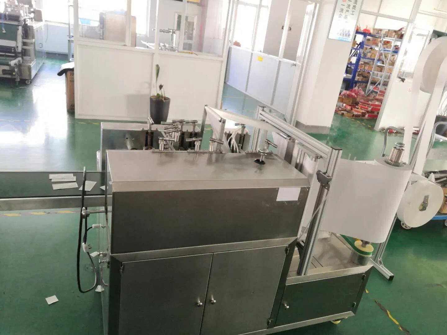 Automatic Alcohol Swabs Wipes Pads Tissue Packaging Machine Price with CE Certificate