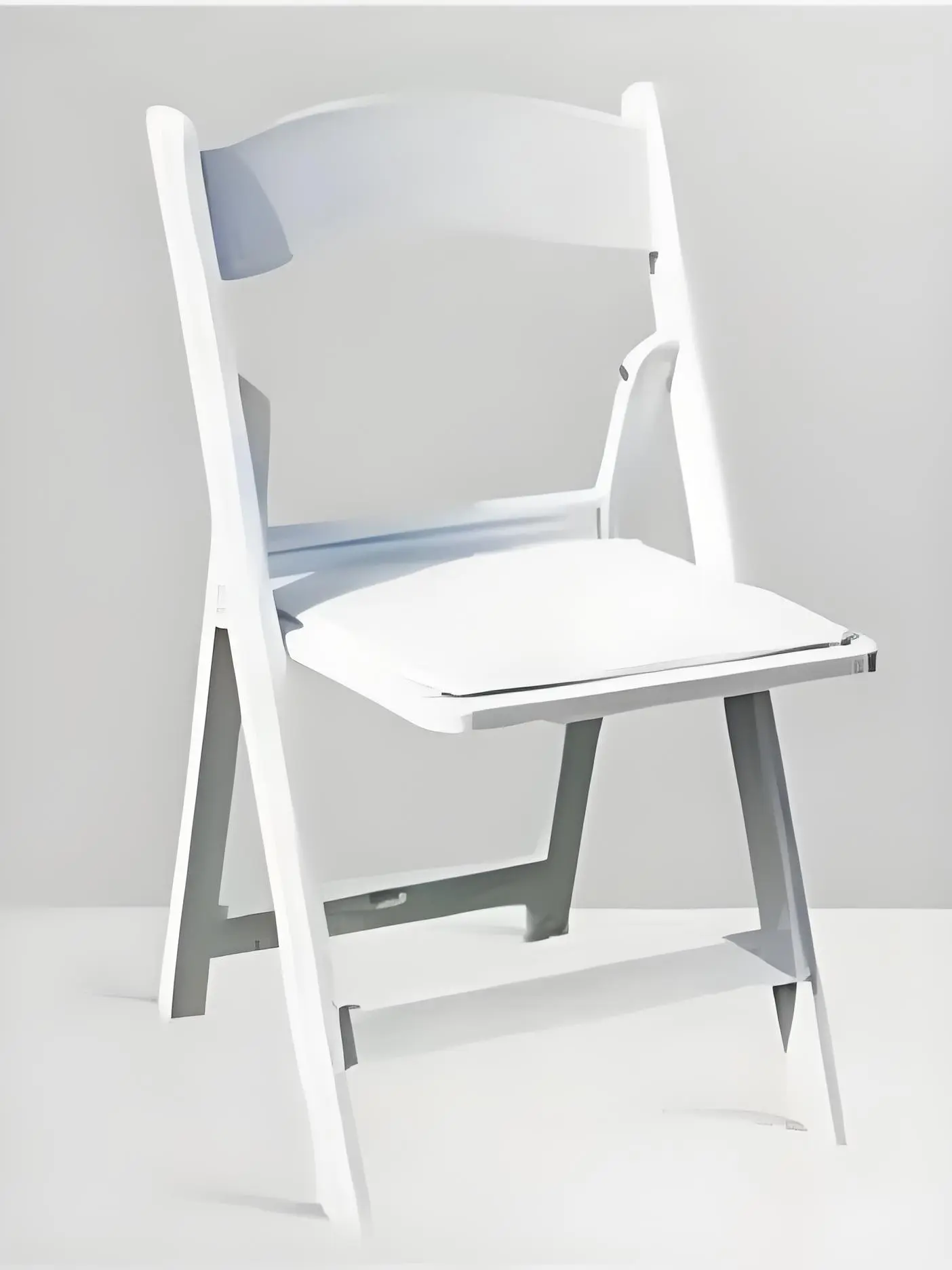 China The white folding chair is specially designed for weddings, banquets and exhibitions. It is simple, beautiful and easy to store Exporters, Exporter