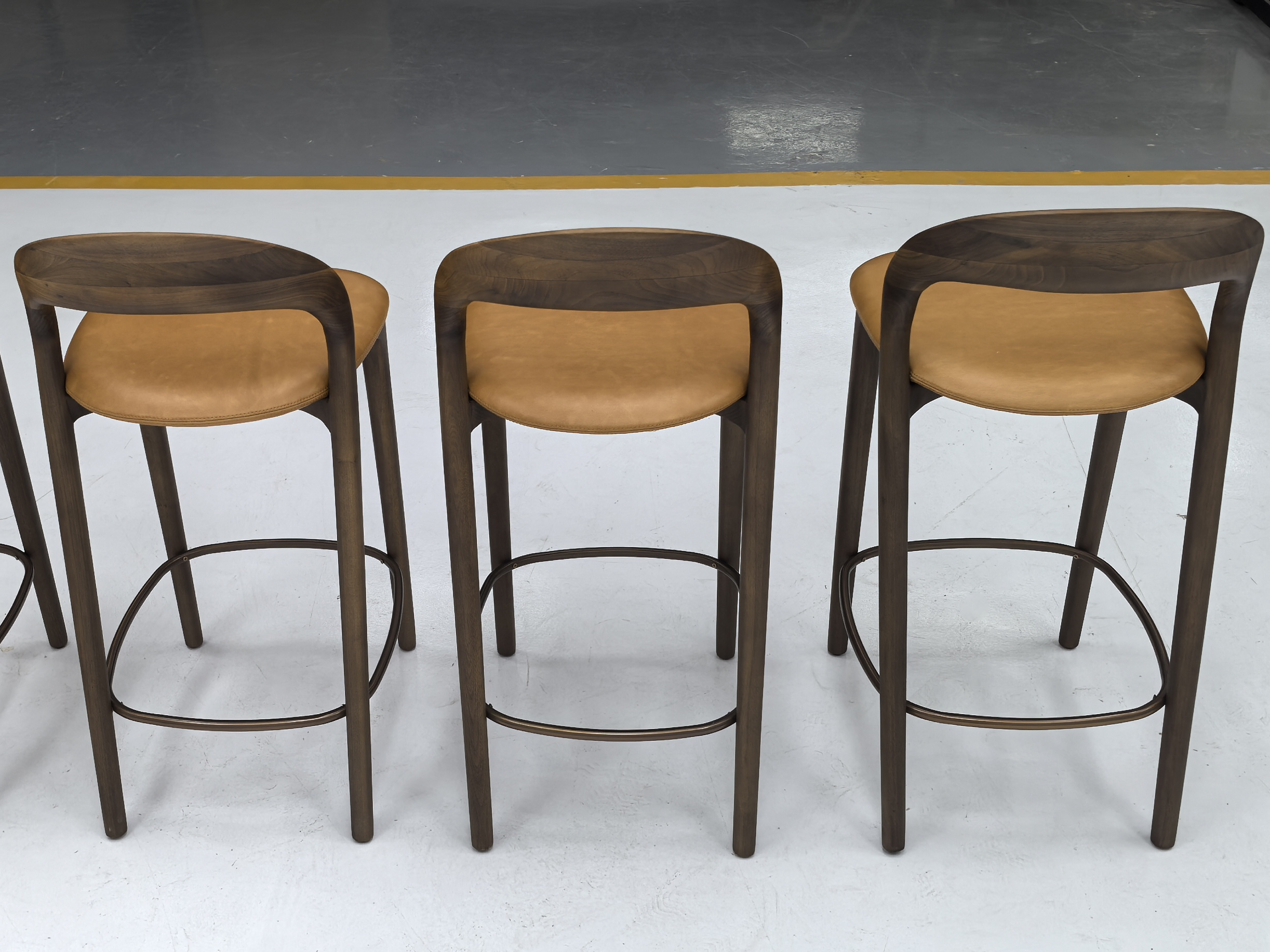 Modern Walnut Solid Wood Bar Chair Upholstered PU Leather Counter Stool Commercial Restaurant Cafe High Bar Seating Furniture