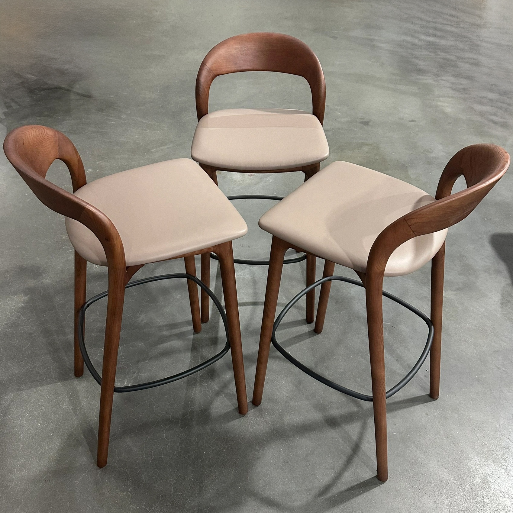 Modern Walnut Solid Wood Bar Chair Upholstered PU Leather Counter Stool Commercial Restaurant Cafe High Bar Seating Furniture