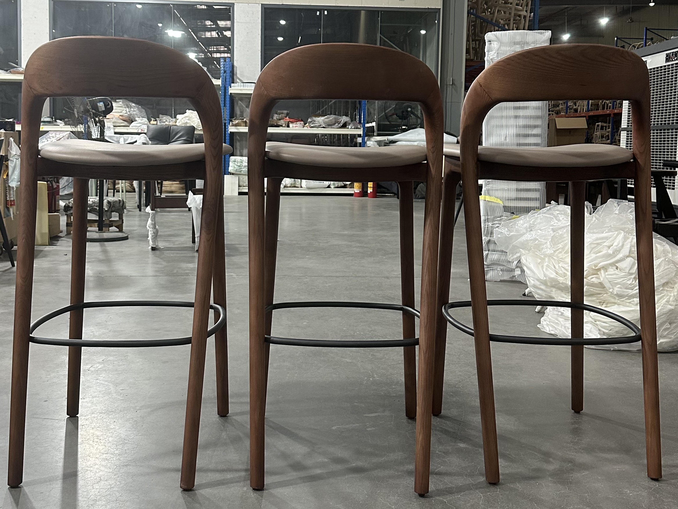 Modern Walnut Solid Wood Bar Chair Upholstered PU Leather Counter Stool Commercial Restaurant Cafe High Bar Seating Furniture