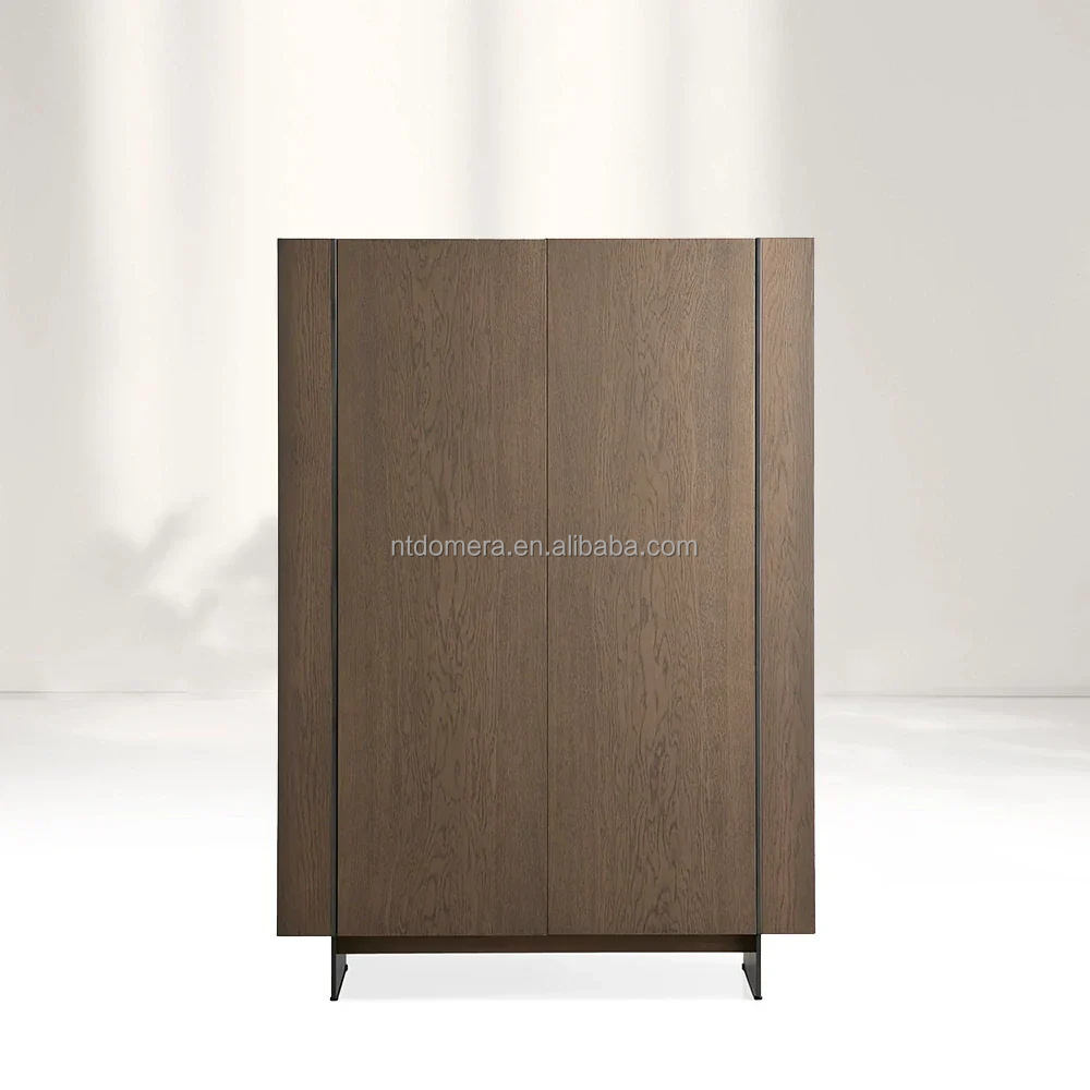 Minimalist Wardrobe Image 1
