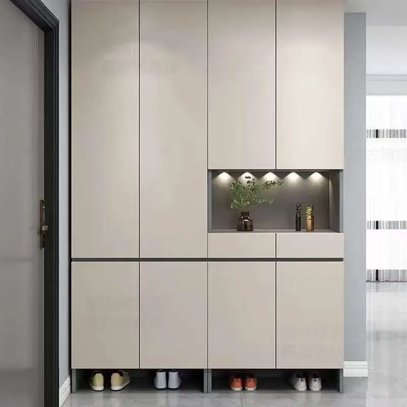 Stylish Solid Wood Entryway Bench with Innovative Shoe Storage