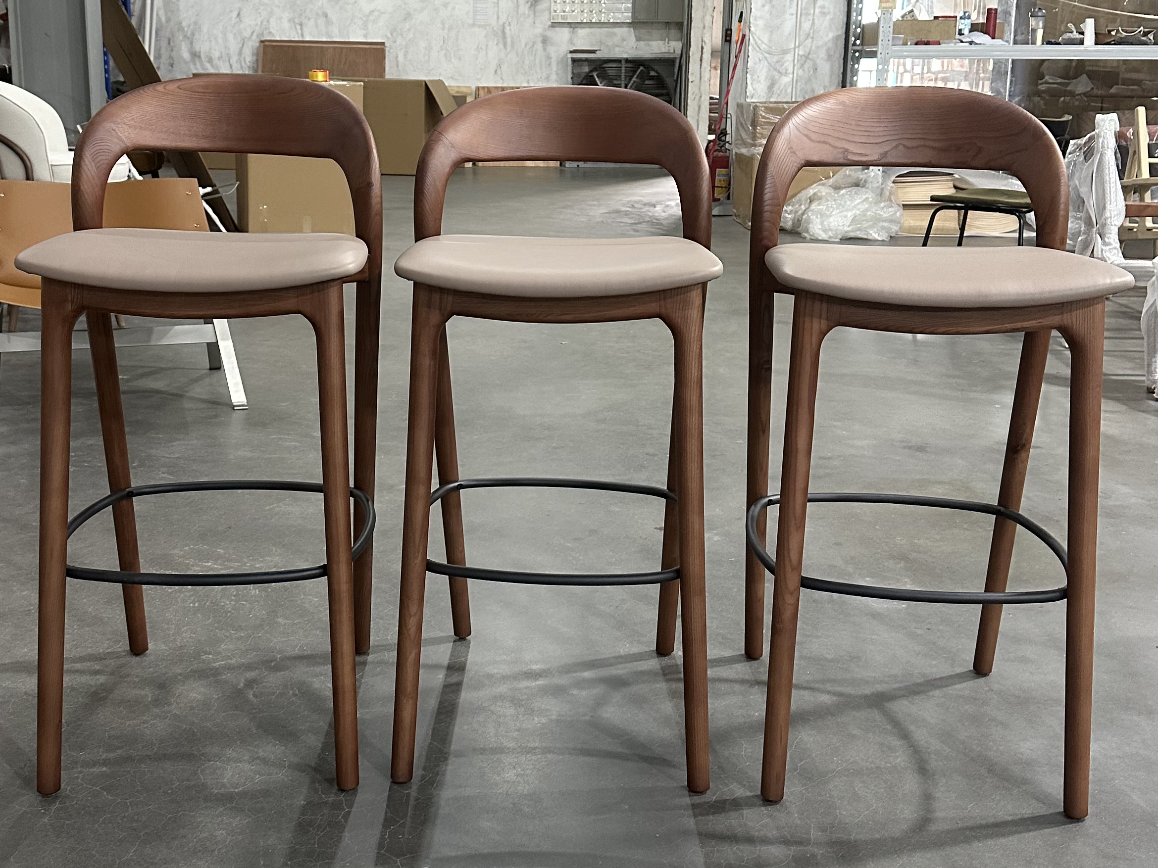 Modern Walnut Solid Wood Bar Chair Upholstered PU Leather Counter Stool Commercial Restaurant Cafe High Bar Seating Furniture