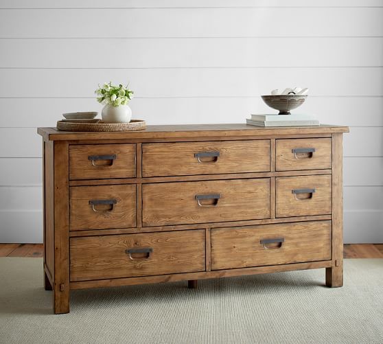 Metal storage chest
