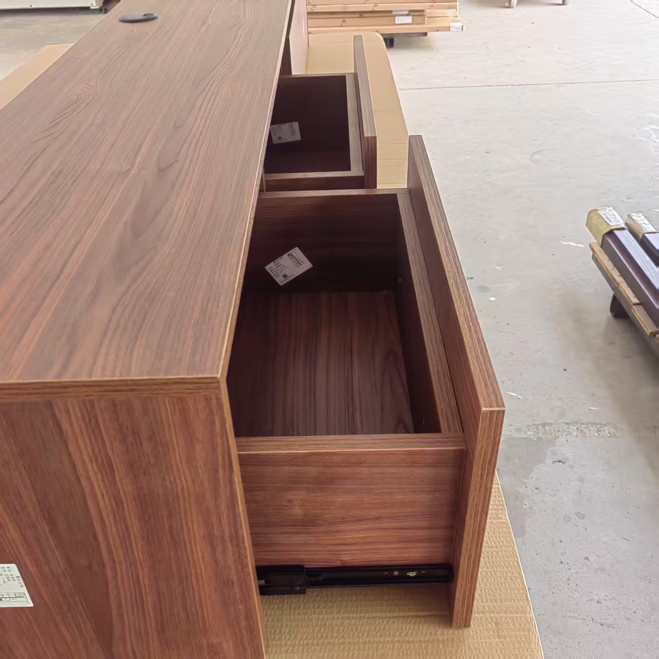 E0-grade Plywood Living Room TV Cabinet With Storage, Featuring 4 Drawers And Silent Closing, Suitable For Wholesale Customers