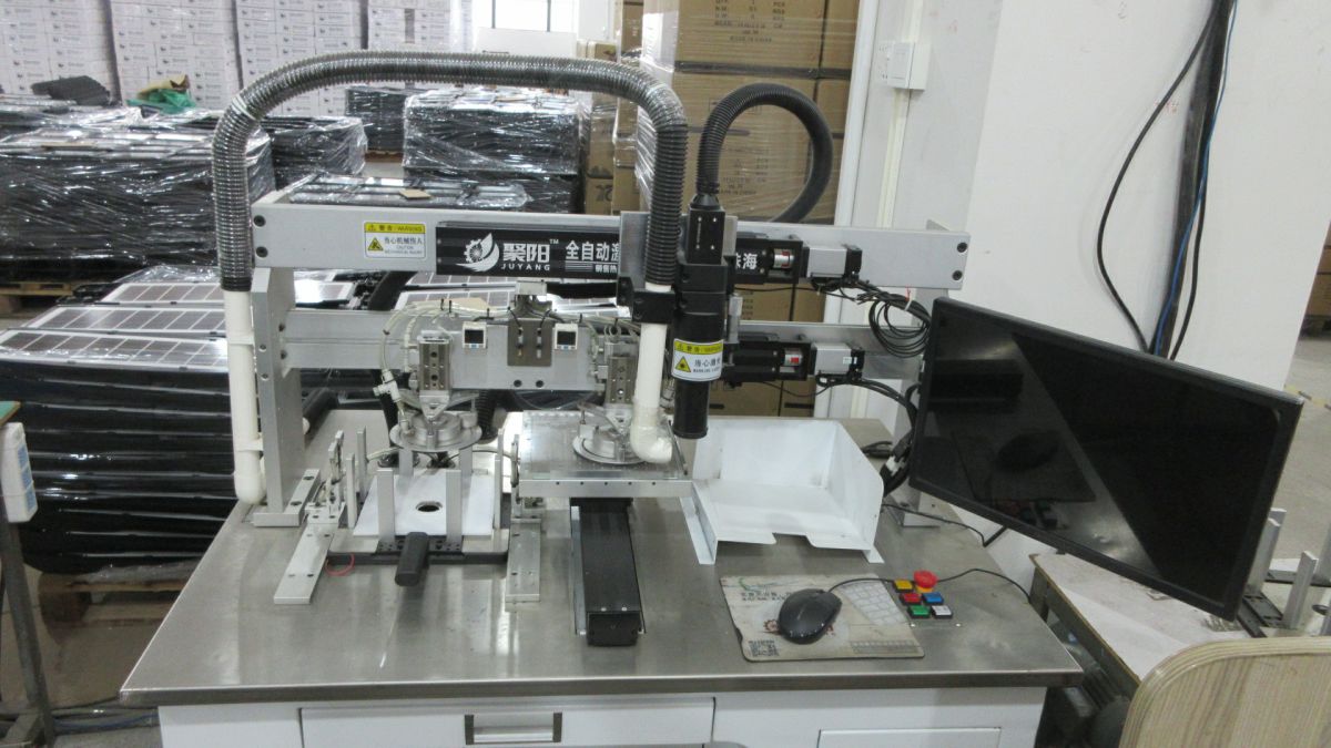 Solar panel cutting machine for precision LED solar lighting manufacturing