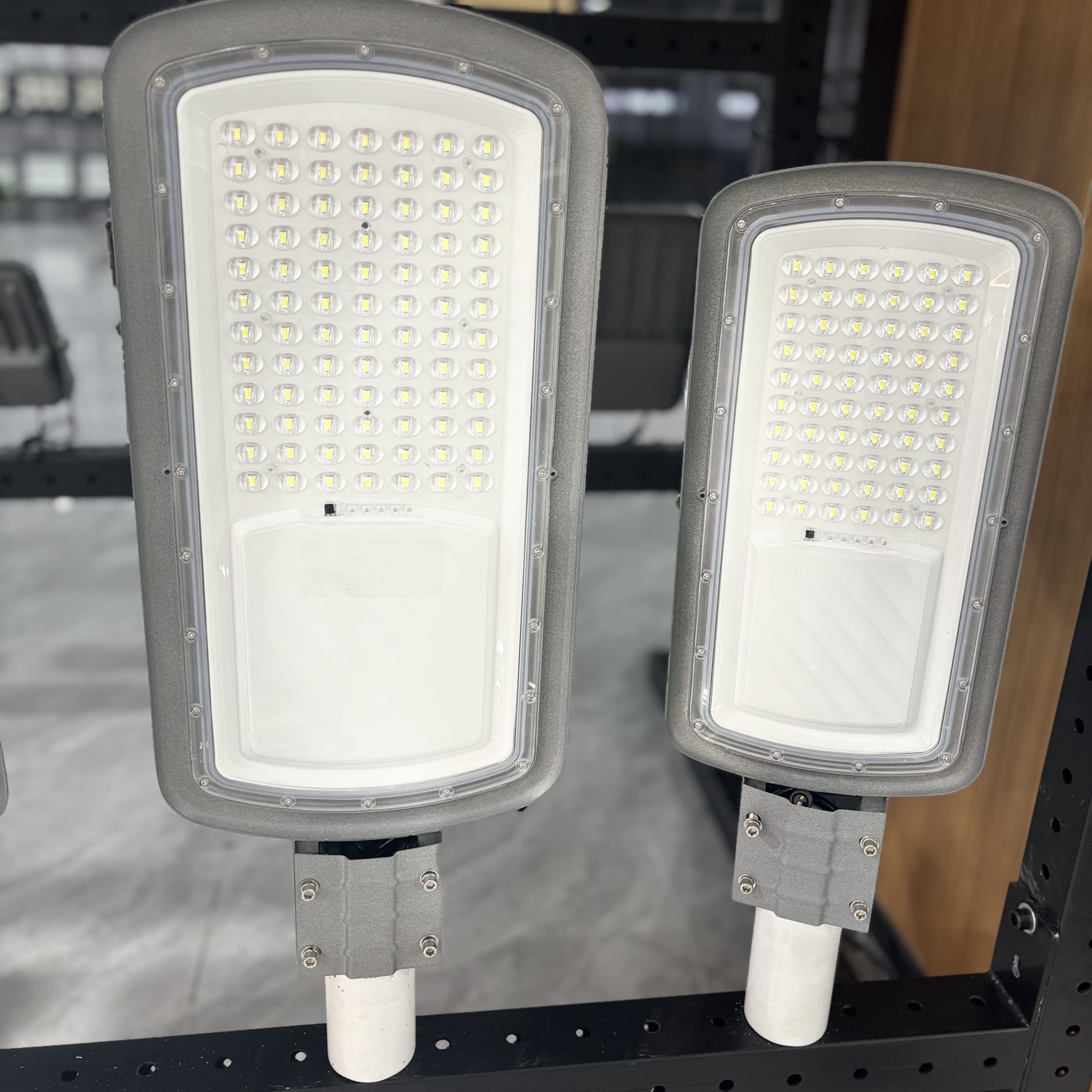 Aixuan Factory BIS Certified 200W 300W Outdoor Led Street Lights Solar Safety Streetlamp Intergrated Solar Street Light