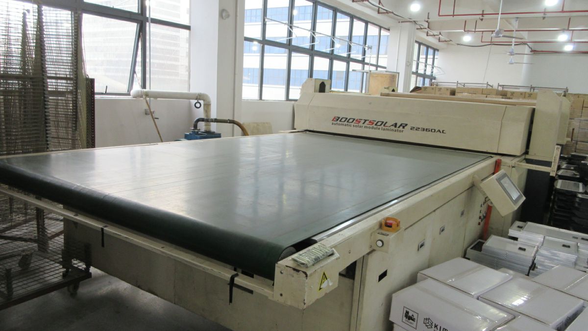 Solar panel pressing machine for laminating and bonding solar lighting components