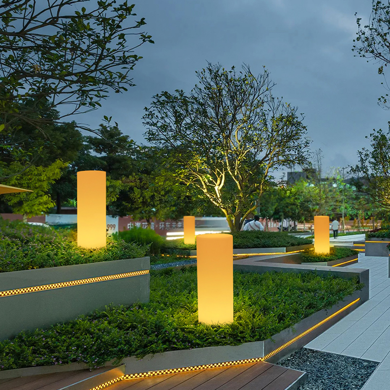 Outdoor Waterproof Warm White Light Landscape Cylindrical Light Color Changeable LED Solar Cylindrical Light for Garden Lawn