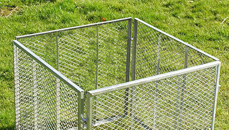 chicken wire leaf compost
