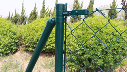 chain link fence gates