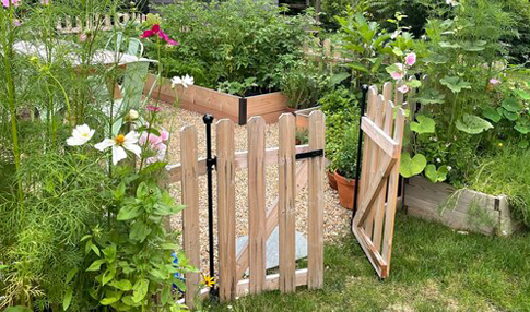 Cedar Wood Gate Image 6