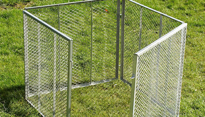 chicken wire leaf compost