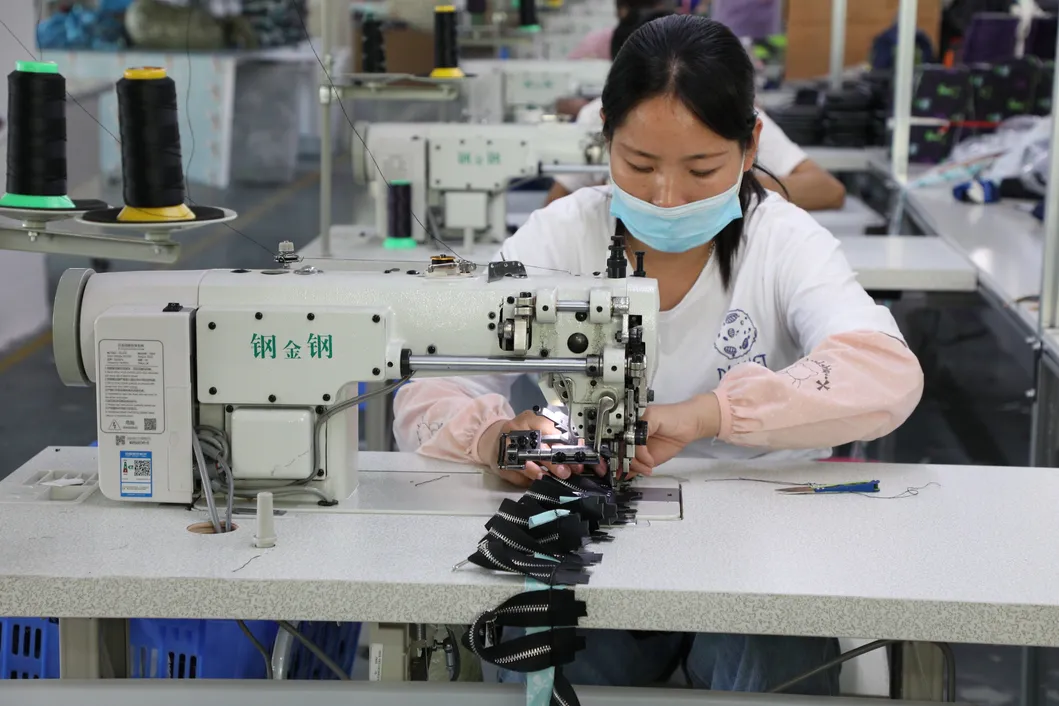 Functional Cosmetic Case Detail 5