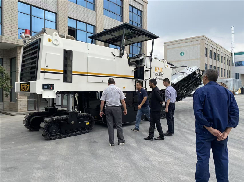 Road Milling Machine (1)