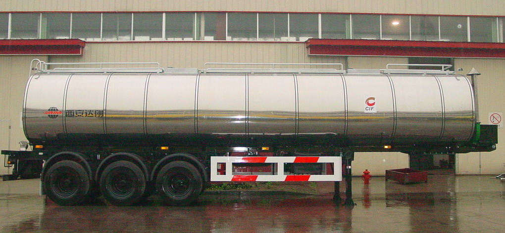 China China Suppliers Factory Semi Trailer Asphalt Tanker for Efficient Bitumen Transportation and Heating Solutions Manufacturers, Suppliers
