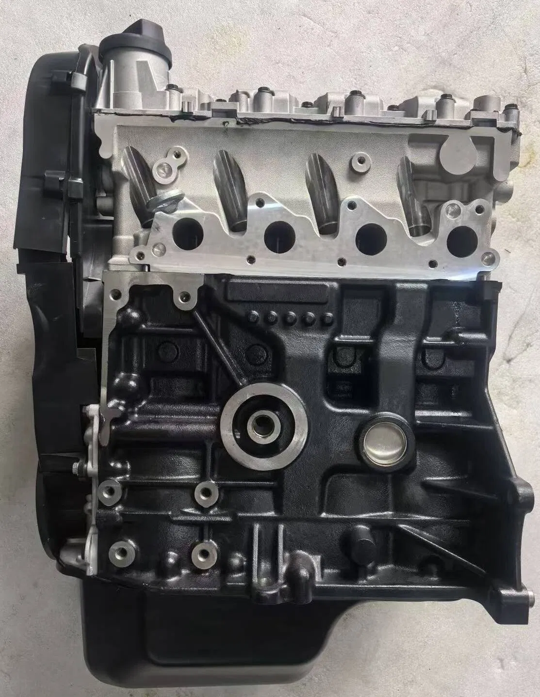 أنظمة محركات السيارات قطع غيار 1.0L جديدة عالية الجودة Ea111 كتلة المحرك لسيارة فولكس فاجن بولو جولف لـ 8V 4 كتلة محرك البنزين أسطوانة مجموعة المحرك
