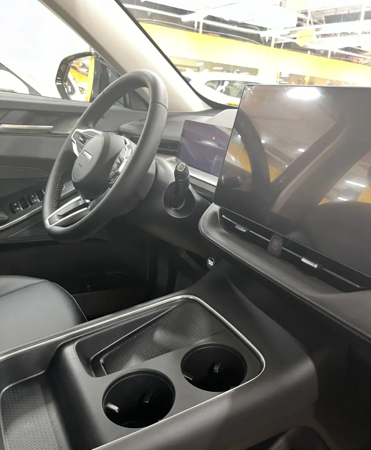H6 سيارة فاخرة SUV - 5-Door 5-Seater 1 5t محرك هجين مخزون H6 هافال SUV فاخرة رخيصة بنزين