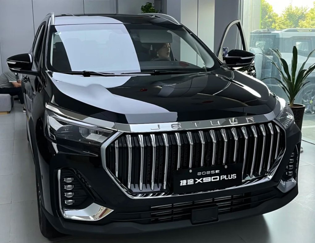 5-Door سيارة جيتور SUV تعمل بالبنزين مزودة بـ 156 PS L4 محرك هجين