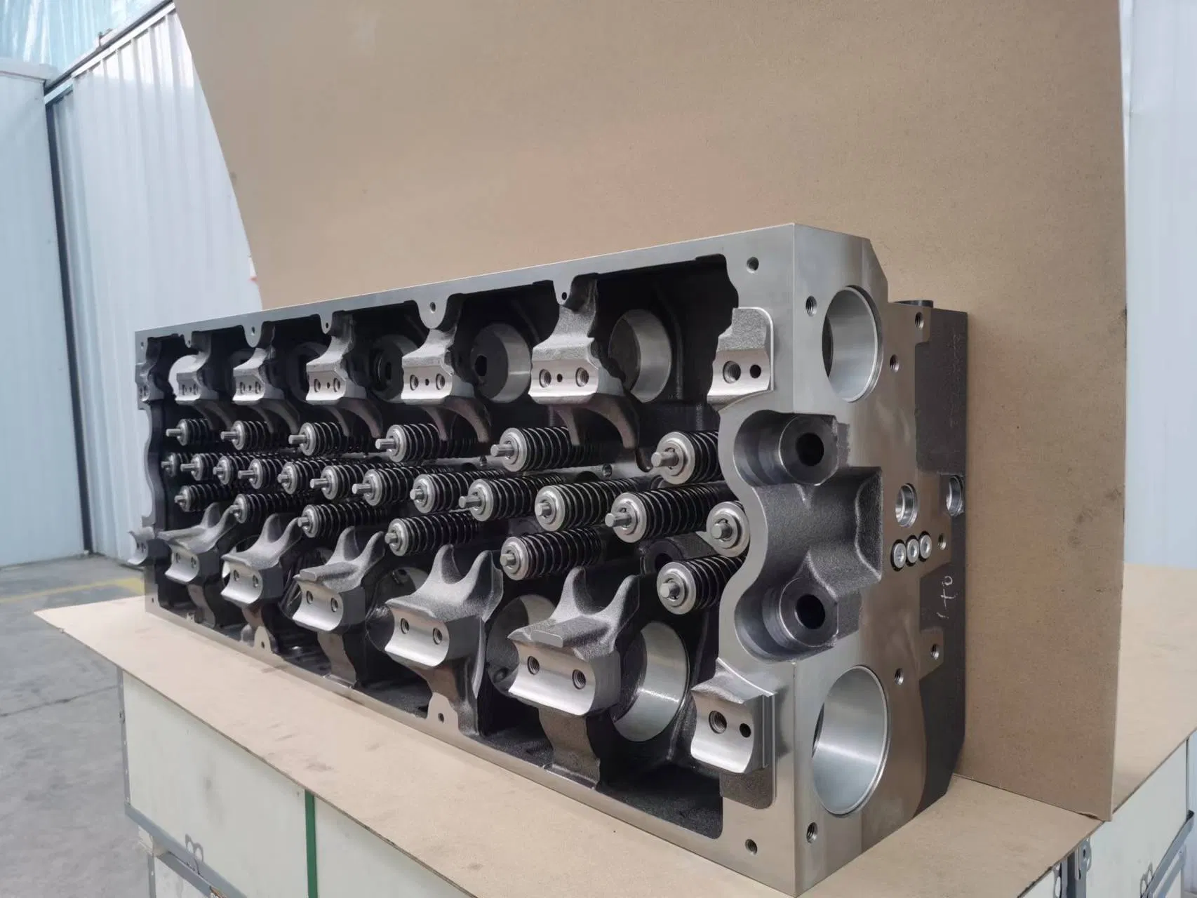 قطع غيار محرك الشاحنة رأس الأسطوانة لـ Cat. OEM: 1799462/1323252/1482144/1799461