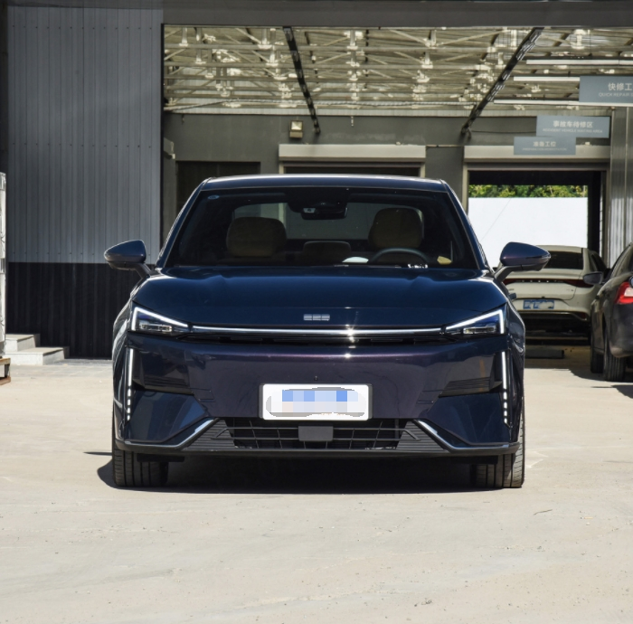 محرك SUV هايبرد عالي الكفاءة من جيلي غالاكسي L6 متاح الآن