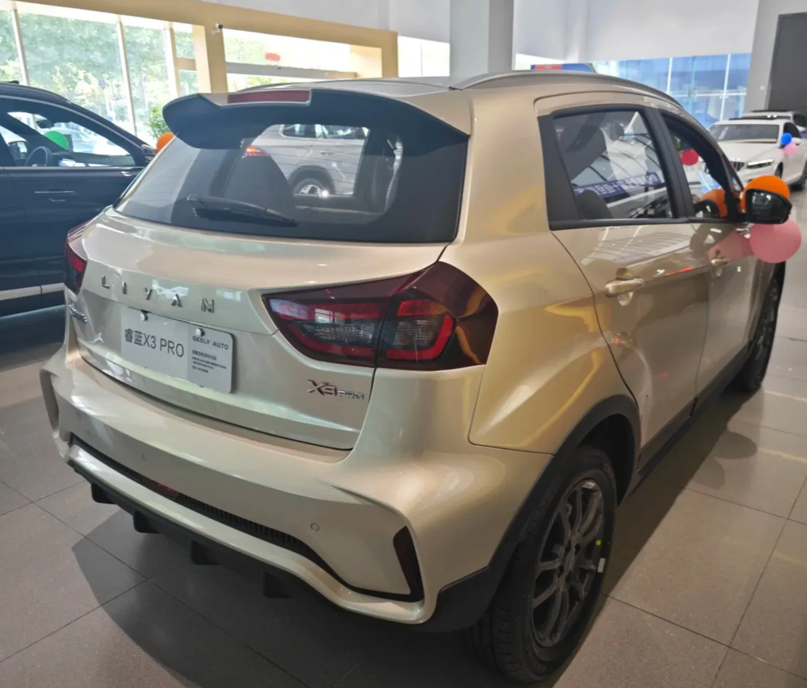 X3 برو ستوك رخيص 5-Door SUV - 210 كم/س محرك بنزين