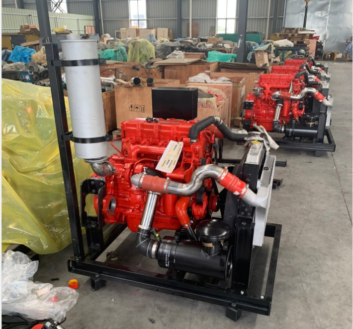 مجموعة محرك ديزل كاملة Dcec Isd4.5 4isde Isde4 Isd140 50 Isd160 50 Isd180 50 محرك Ecm للحافلات الصغيرة والشاحنات والسيارات المستعملة