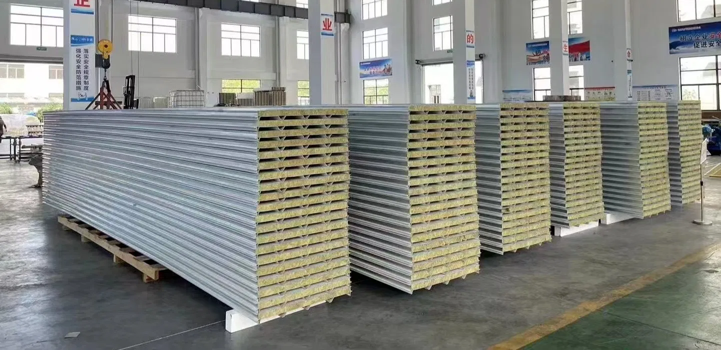 Painel Sanduíche de Aço Colorido Modular Montado Velocidade de Montagem Rápida Reduz Consideravelmente o Ciclo de Construção de Edificações Temporárias