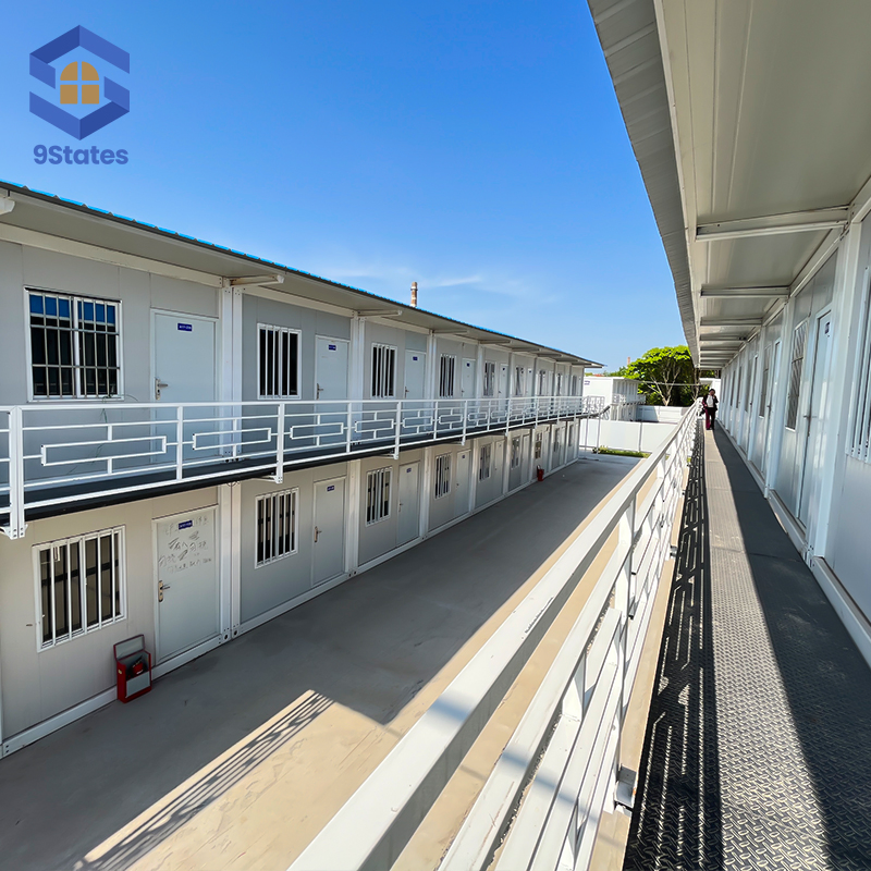 Solução Acessível de Habitação para Trabalhadores · Alojamento de Instalação Rápida