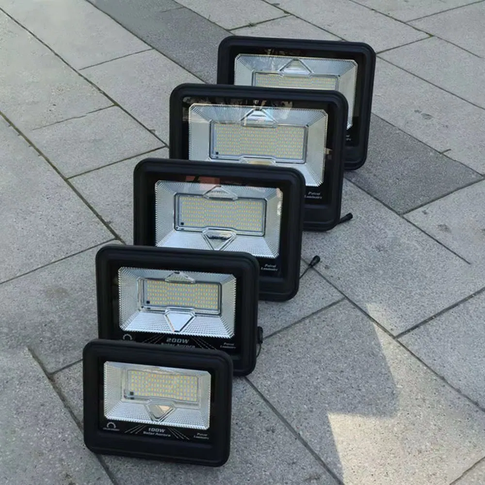 Iluminação Externa Luz de Inundação Solar 100W 200W 300W 400W 600W Economia de Energia com Instalação Fácil Lâmpada de Inundação LED Solar